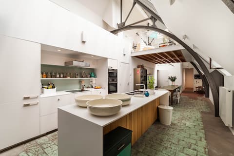 Top performing Airbnb: Fantastic Luxury Loft in CityPark 5 min from Midi in Anderlecht