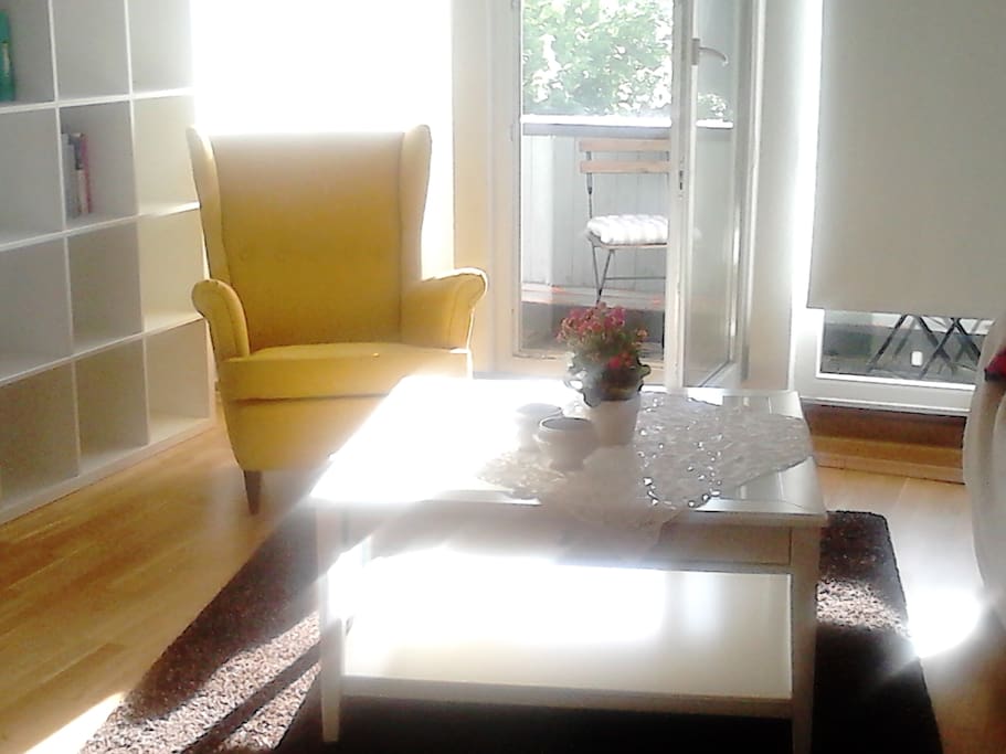 sonniges Studio mit Balkon