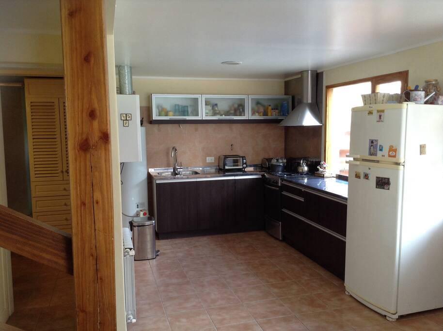 Cocina amplia, comoda, completa.practica.