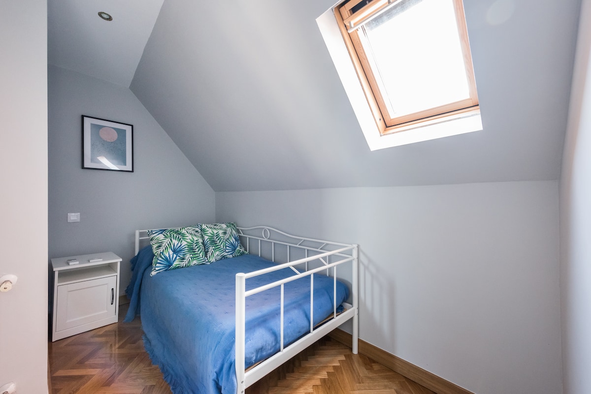 Single Bedroom / Sigle Room