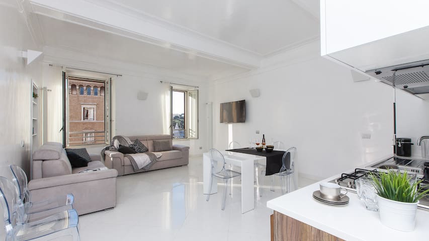 Rental In Rome – View on Altar of the Fatherland