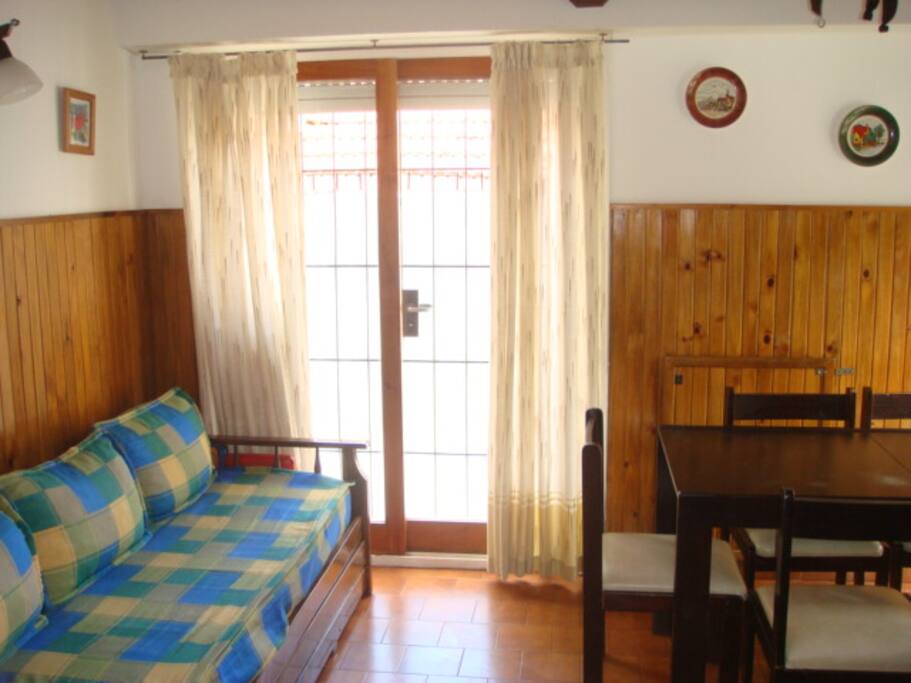 Living con sofa cama con carrito