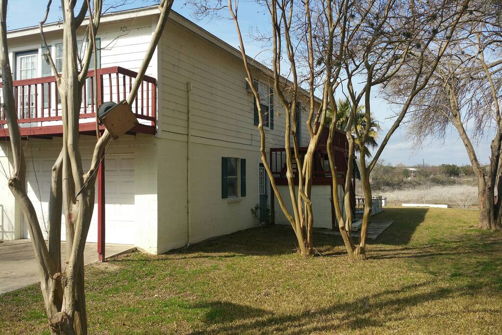 RIGHT SIDE OF HOUSE