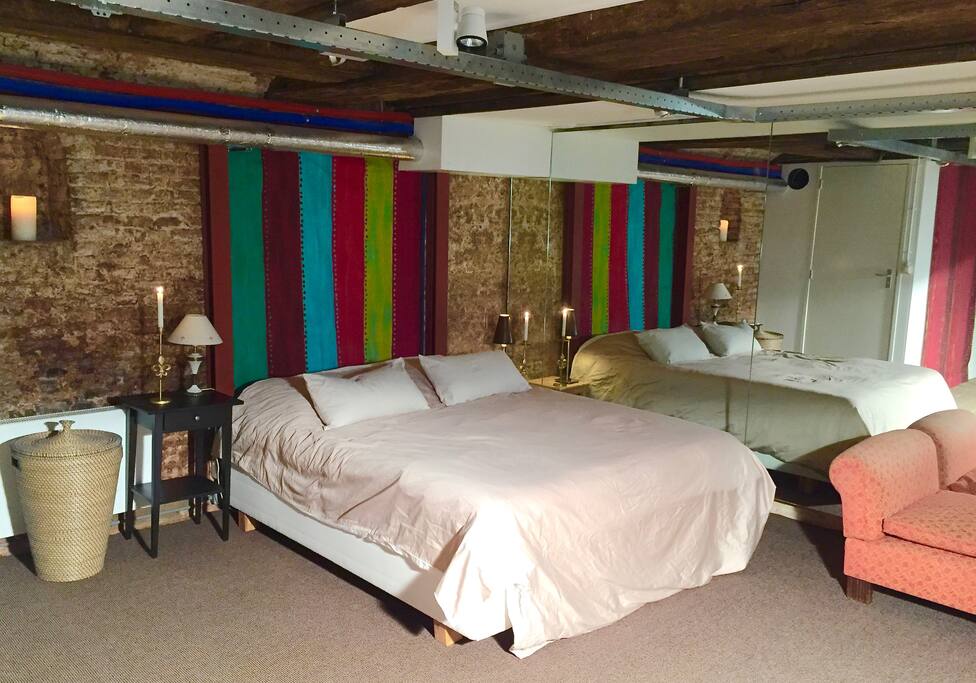 The kingsize bed