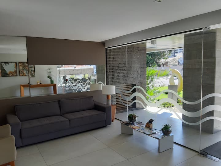 Შესასვლელი დარბაზი და მისაღები