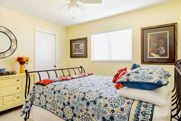 ขอต้อนรับสู่รัฐซันไชน์ ย้อนเวลากลับไปในอดีตและเพลิดเพลินไปกับงานศิลปะที่สวยงามในฟาร์มของคุณยาย
