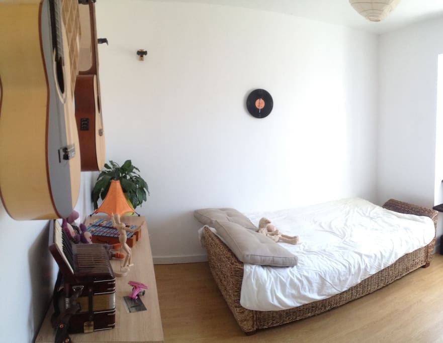 La chambre avec canapé lit (1)