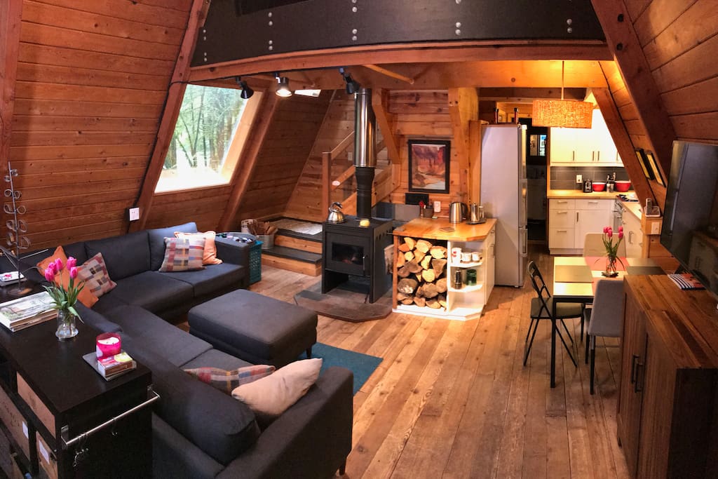 Rustic 70's Aframe with a cozy modern interior Cabins for Rent in