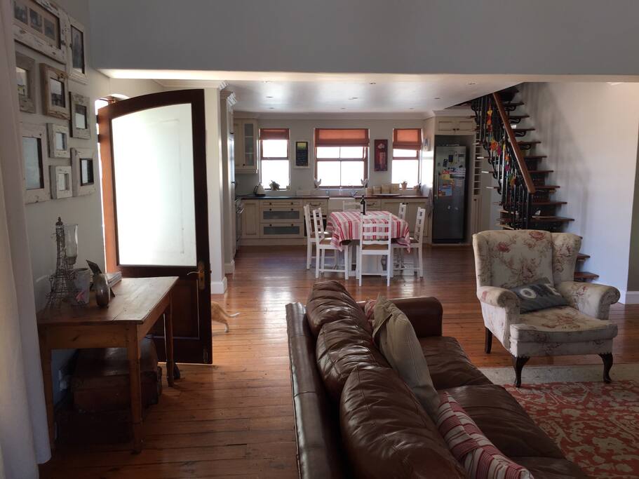 Kitchen/lounge