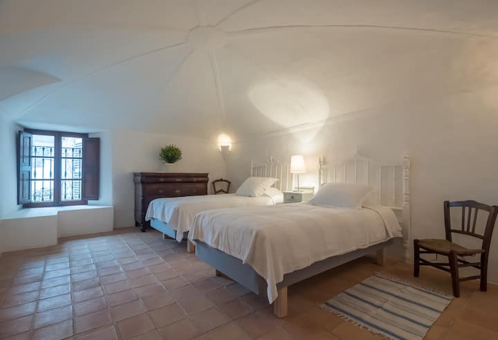 Dormitorio abovedado planta 1 / Vaulted bedroom 1st floor