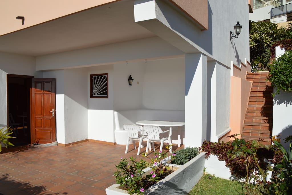 Access to apartment through garden.