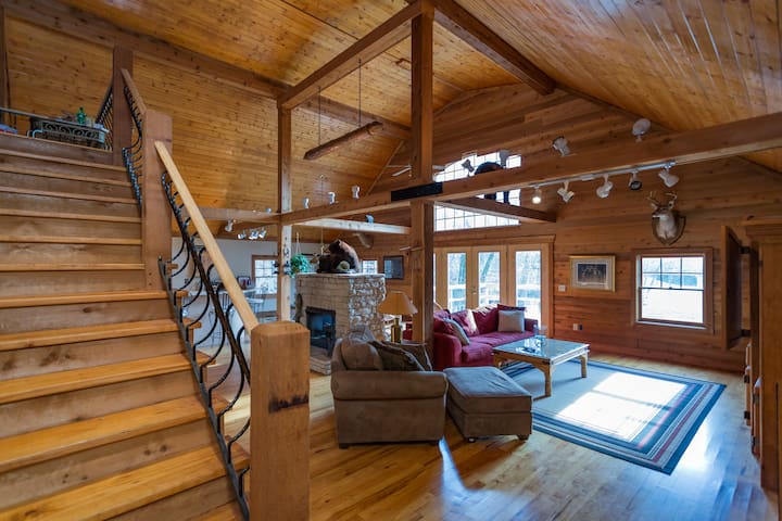 Poplar Creek Stables Two Bedroom With a Loft