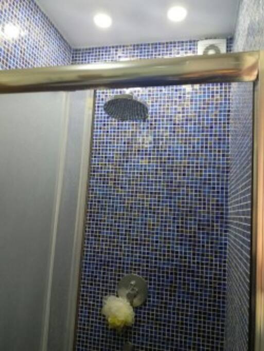 Shower cabin
