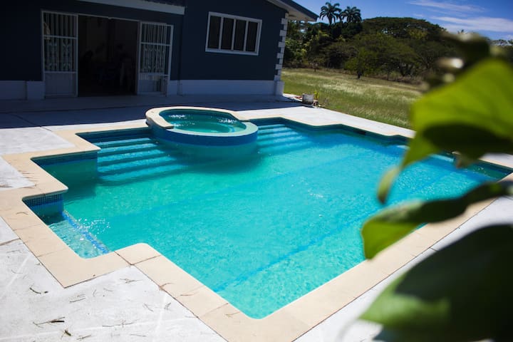 Bon Accord Tobago Villa: pool, reef & kayaks