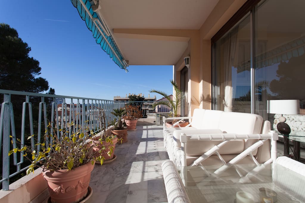 Nice terrace with a beautiful sea view