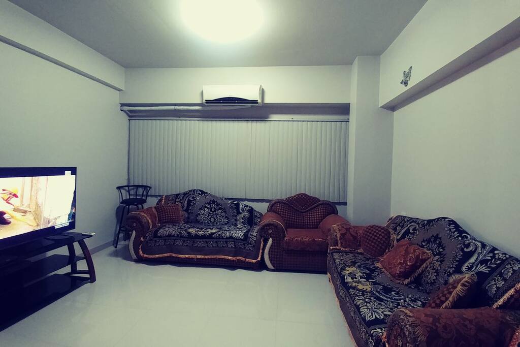 Deep Vibe Lounge Room