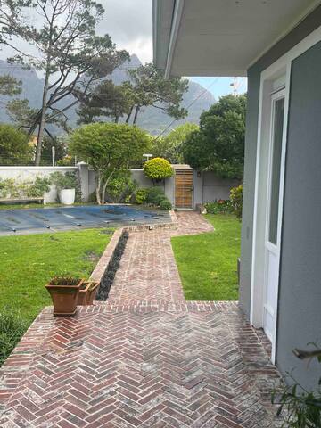 Large family house with beautiful mountain views gallery image 3