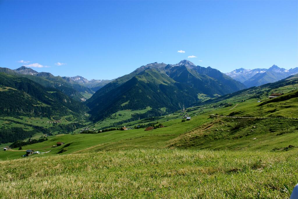Unser weites Tal "Val Lumnezia" in den Bündner Bergen