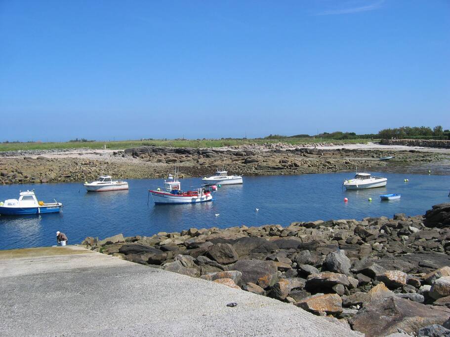 Le port de Roubary, à pied