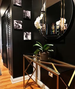 Artsy Luxurious Apartment in a great location!