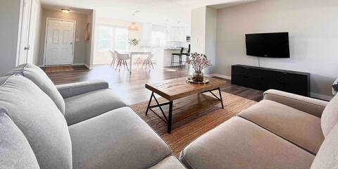 Charming+Spacious Country Home close to City&Lake