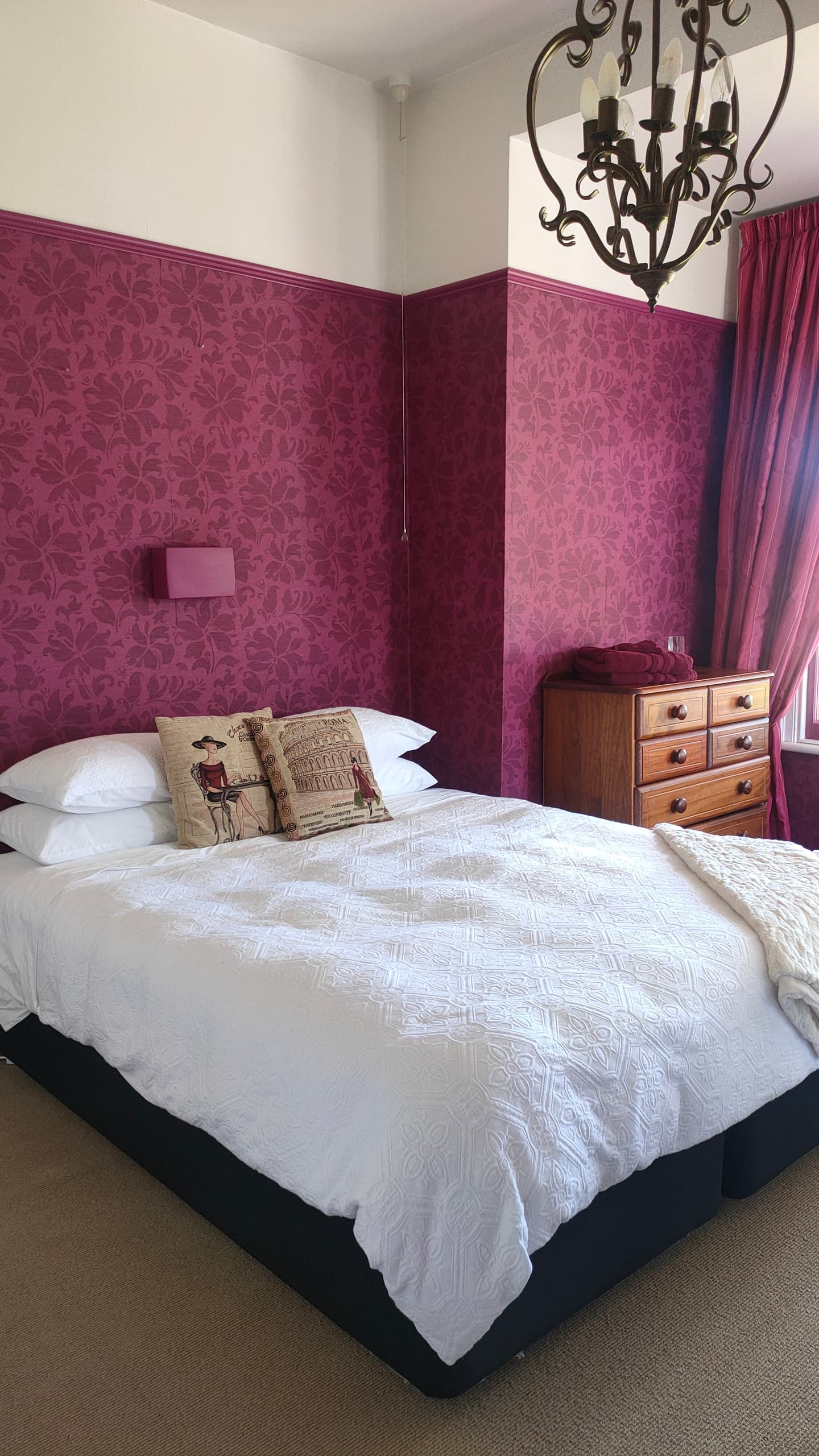 The Oaks- A Beautifully Appointed 1890s Villa 4