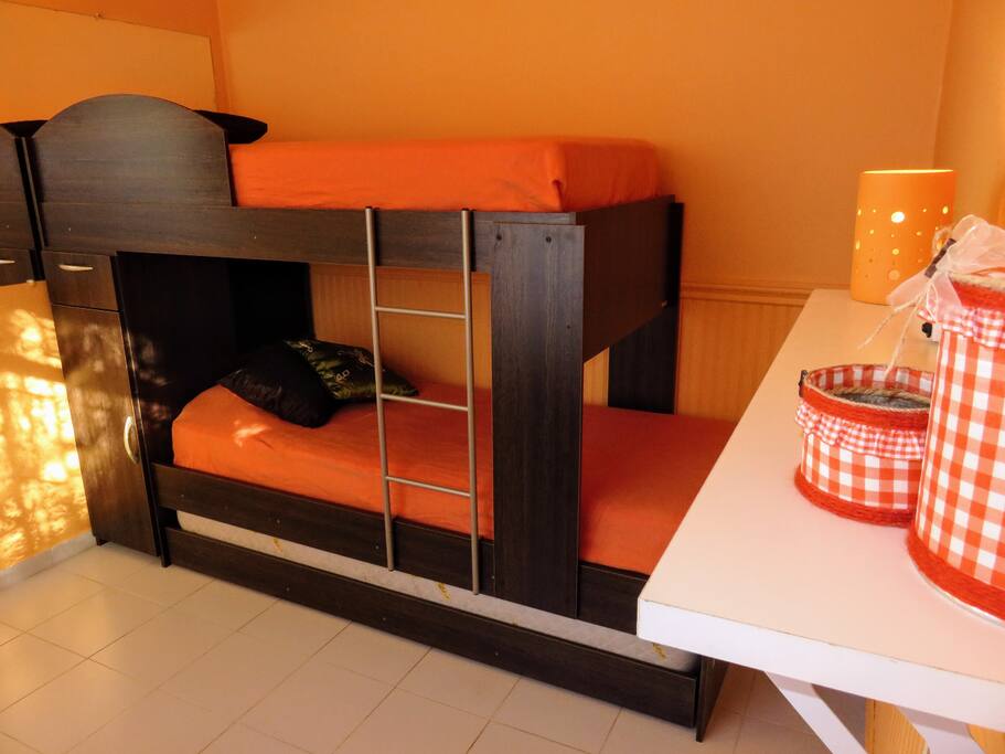 Habitación y zona de trabajo