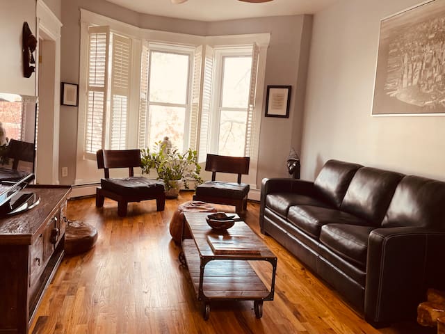 Spacious 3-Bedroom Guest Suite (Unit #2)