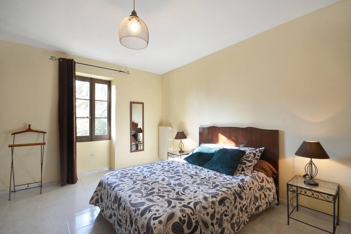 غرفة النوم 2