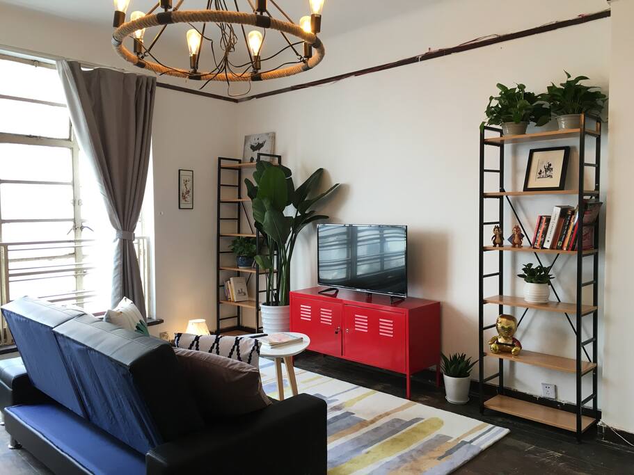 Great living space for a quiet movie night in which also gets a great amount of light in the day