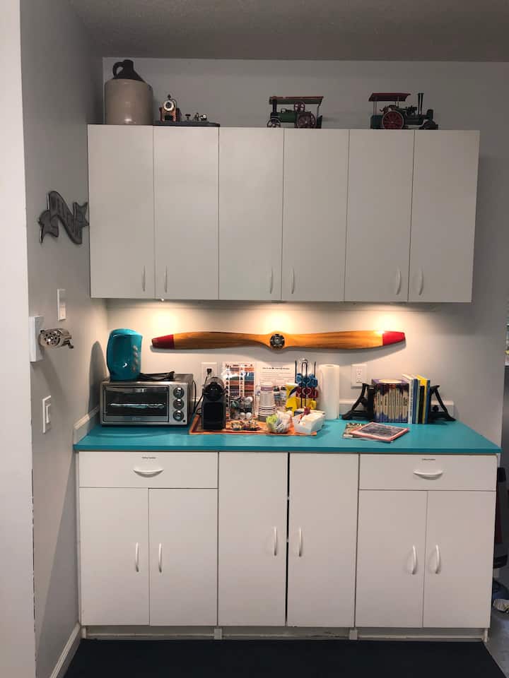 Carriage House: Studio Bed & Bath - Pool & Hot Tub - Columbia, SC