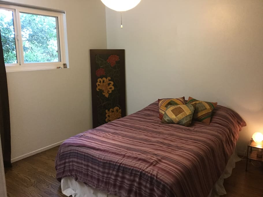 Bedroom with Queen size bed