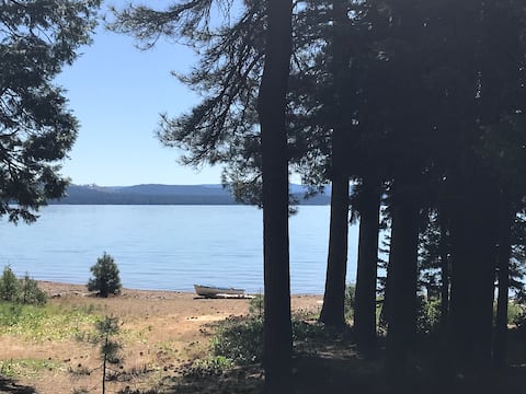 Lake Almanor Lake Front Retreat