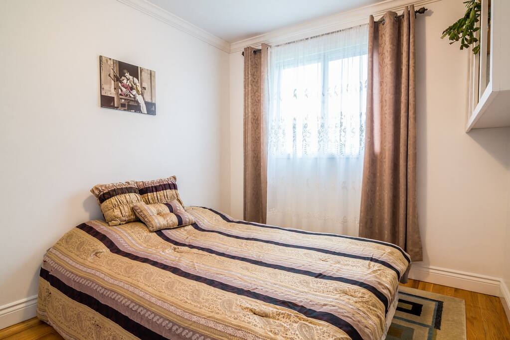 2nd Bedroom