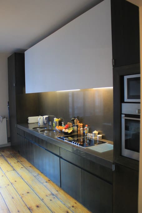 Fully equipped kitchen with oven, grill, micro-wave oven, dishwasher