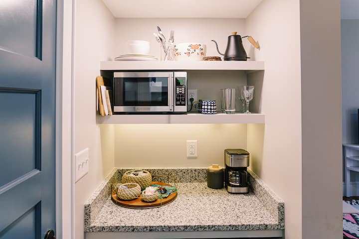 Hop, Skip, Jump Studio★2 Min Walk To Hip West Avl! - Asheville, NC