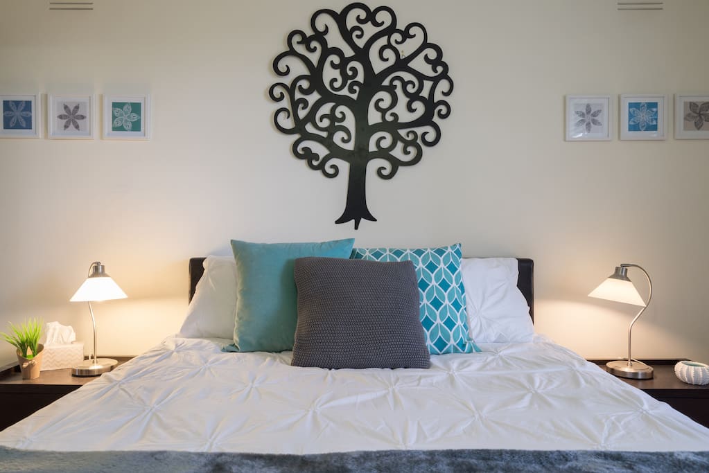 Queen size bed
