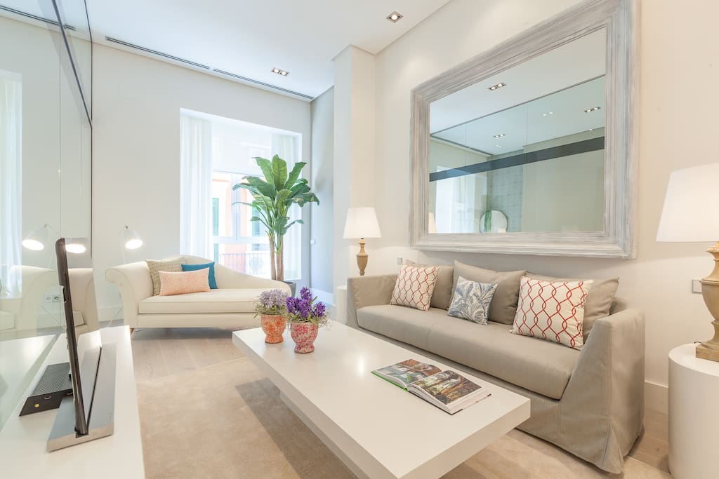 The living room, dining room, bedroom and bathroom are all on the same floor.