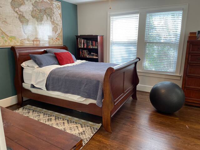 1920s Swiss Ave Historic District Cottage gallery image 5