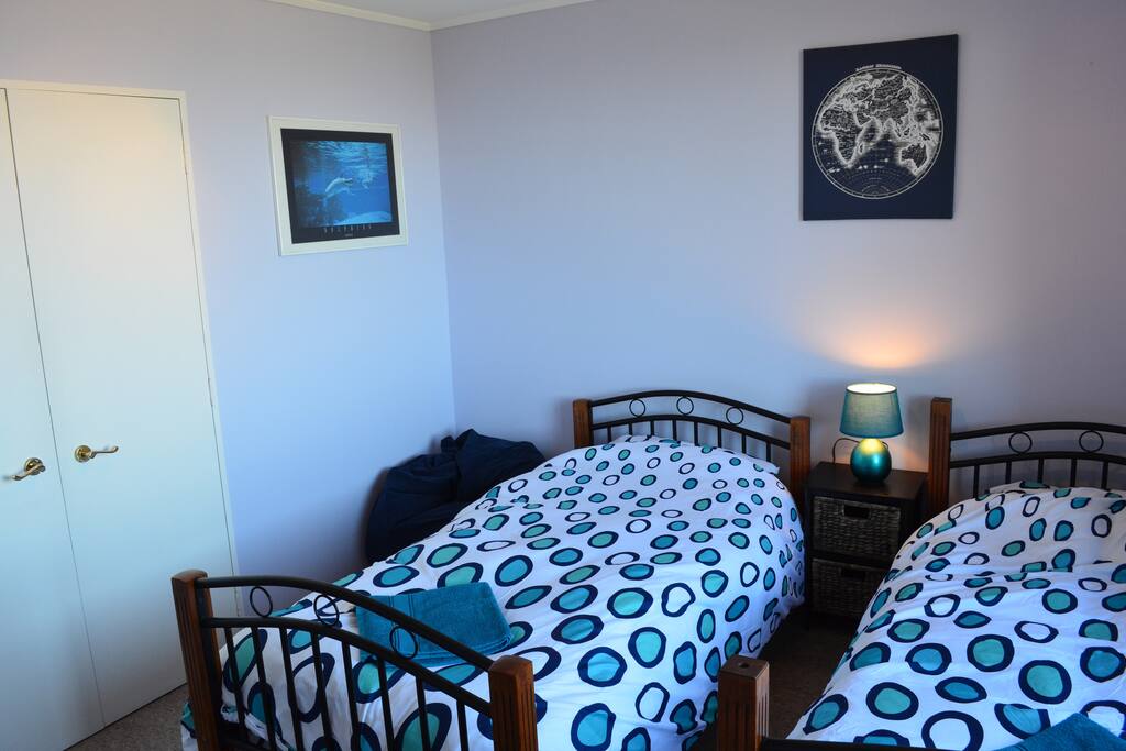 Great View Bedroom with 2 single beds