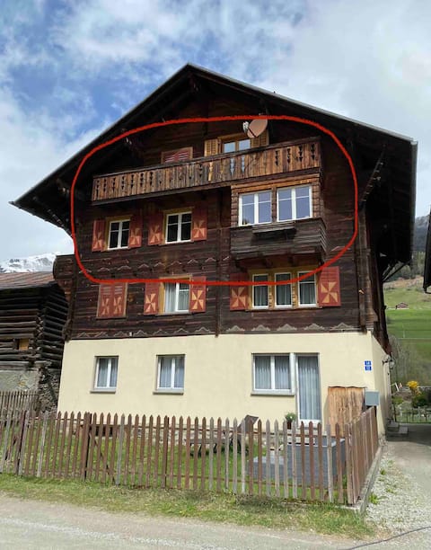 Quiet and cozy apartment in Surrein