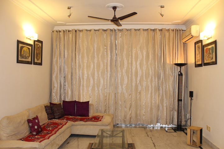 Home Away from Home - Your Private Room & Kitchen