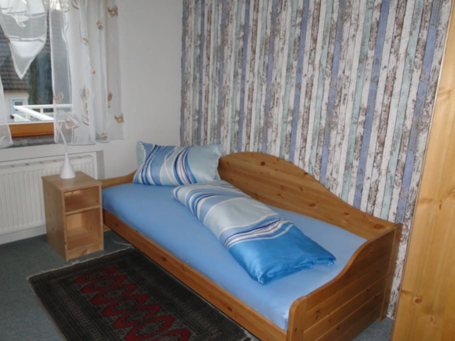 Schlafzimmer mit 2 Einzelbetten