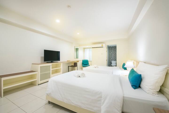 Modern room – BTS Victory Monument & King Power gallery image 4