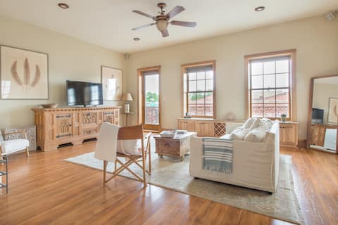 Private One Bedroom Loft Space in Downtown Bastrop