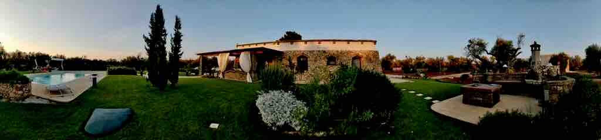 Luxury villa in pietra naturale