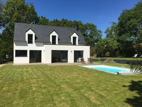 Beautiful Villa 10p, Port on foot, Heated pool