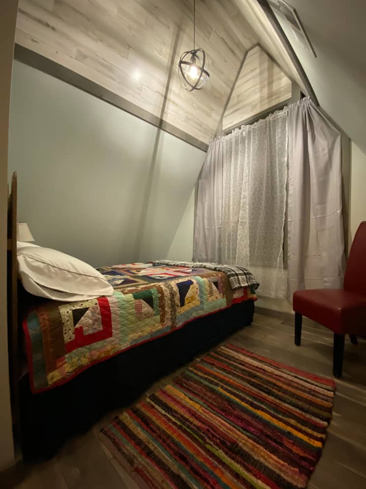 Full size bed