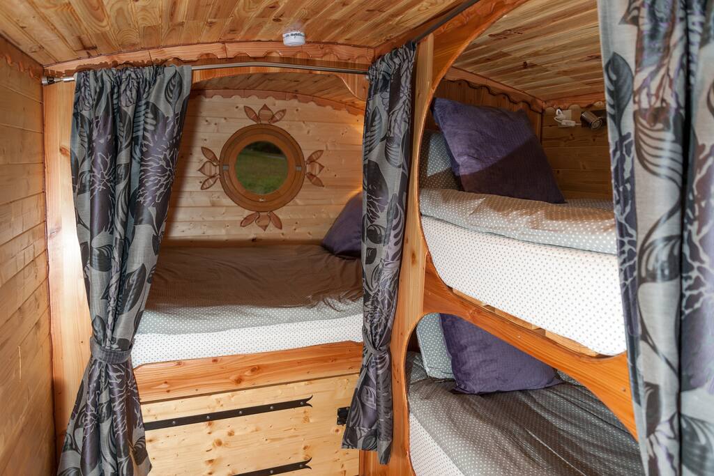 Atypique, luxueuse : suite-roulotte Sophie (4 places)