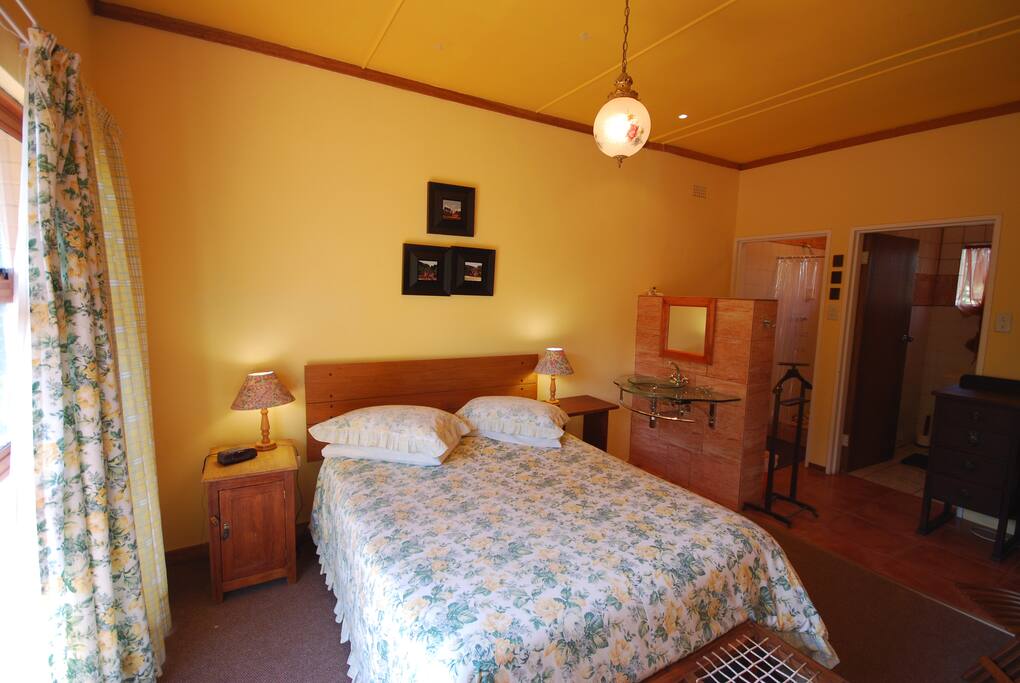 No 7 Double en suite room